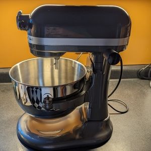 KitchenAid stand mixer, 6 quart professional 600